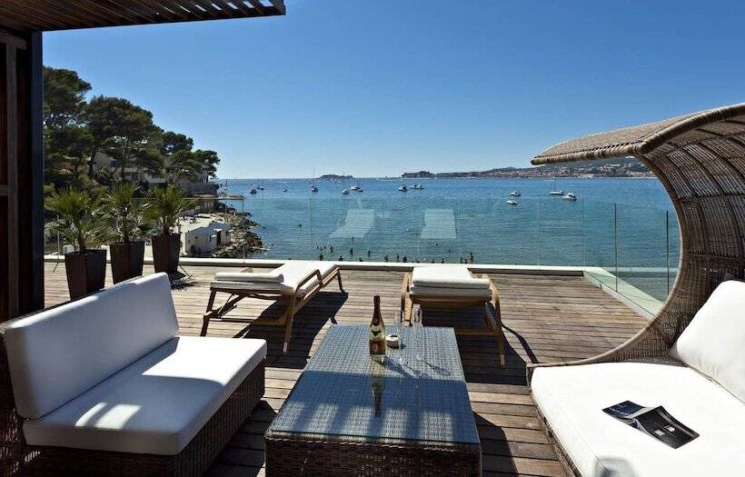 Отель Hostellerie La Farandole