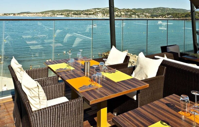 Отель Hostellerie La Farandole