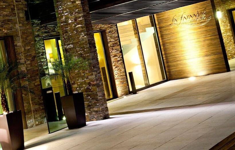 Отель Hostellerie La Farandole