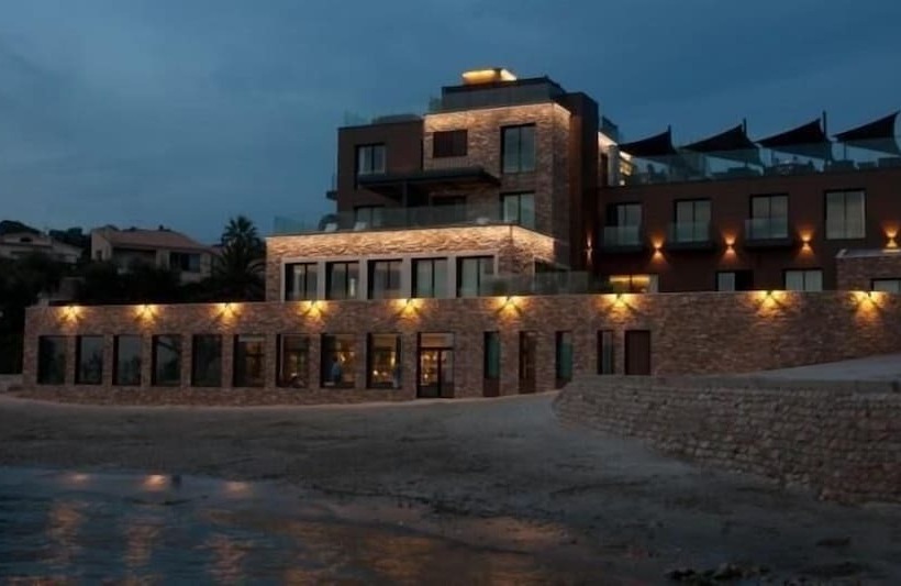 Отель Hostellerie La Farandole