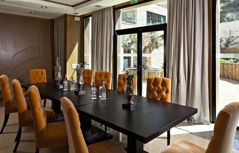 Отель Hostellerie La Farandole