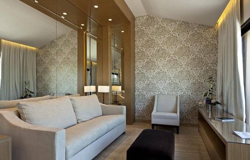 Отель Hostellerie La Farandole