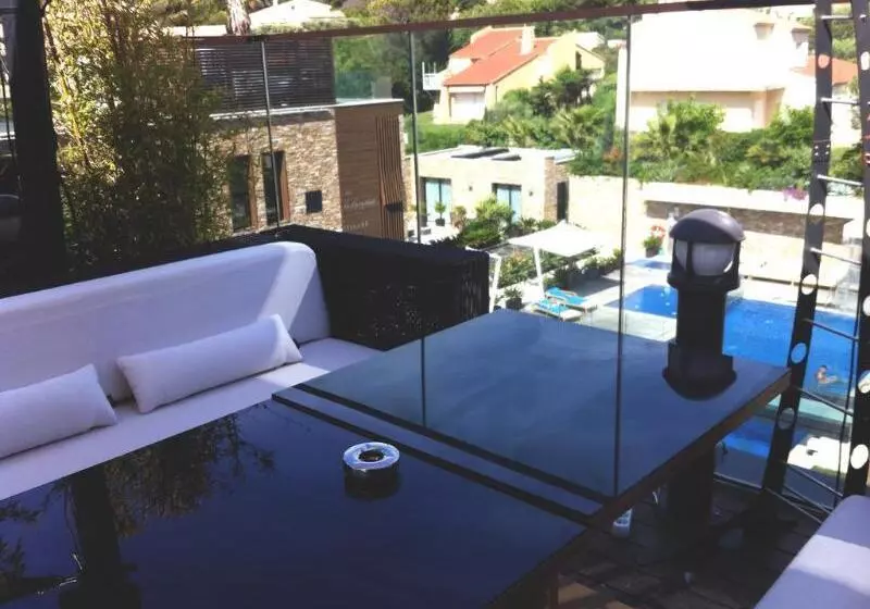 Отель Hostellerie La Farandole