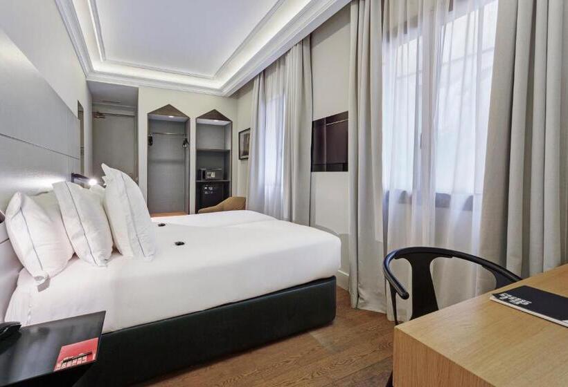 هتل One Shot Recoletos 04