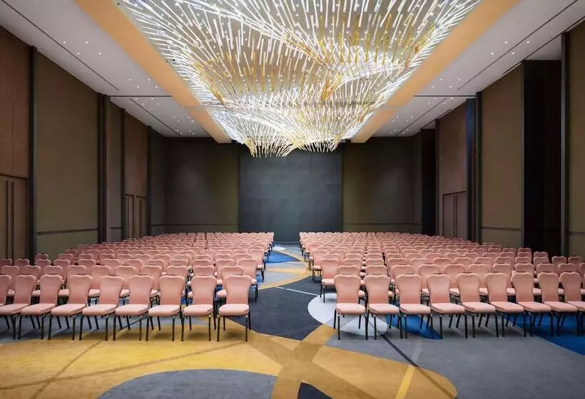 هتل Sofitel Dubai Downtown