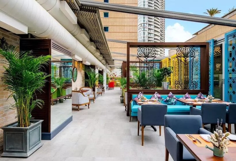 هتل Sofitel Dubai Downtown