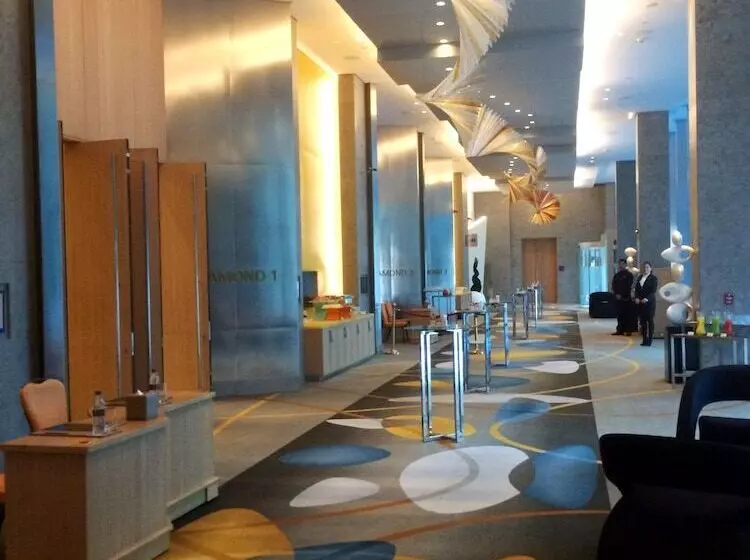 هتل Sofitel Dubai Downtown