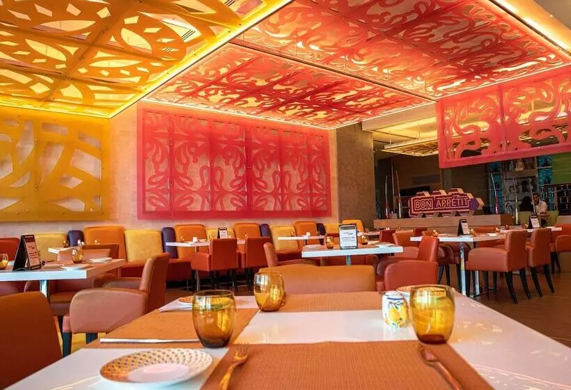 هتل Sofitel Dubai Downtown