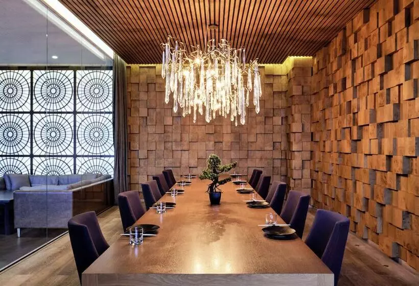 هتل Sofitel Dubai Downtown