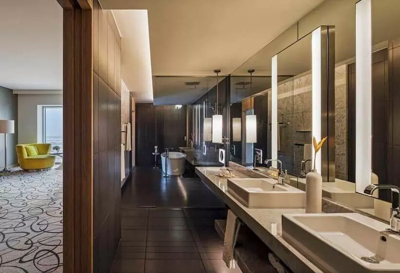 هتل Sofitel Dubai Downtown