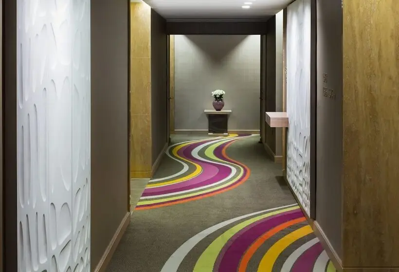 هتل Sofitel Dubai Downtown
