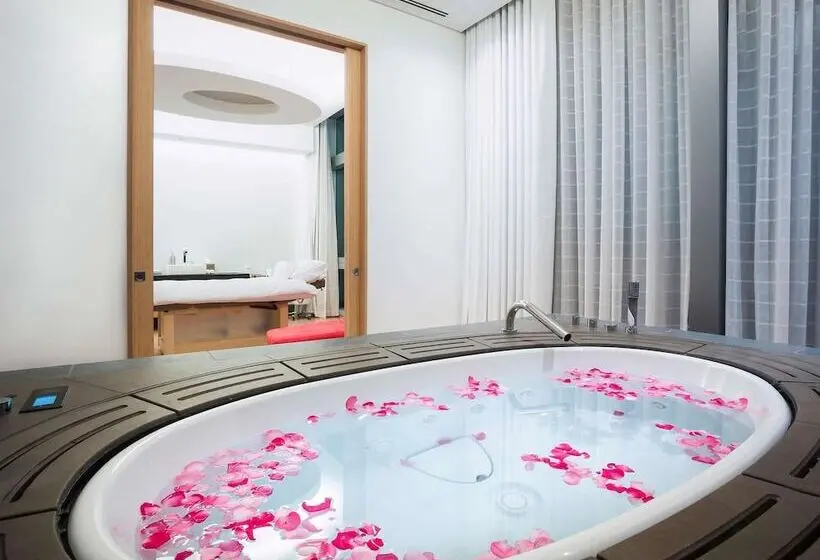 هتل Sofitel Dubai Downtown
