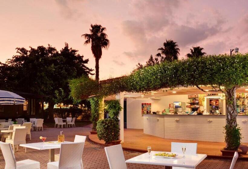 فندق Th Simeri Simeri Village