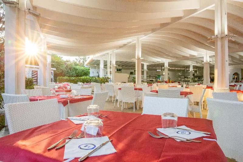 酒店 Th Simeri Simeri Village