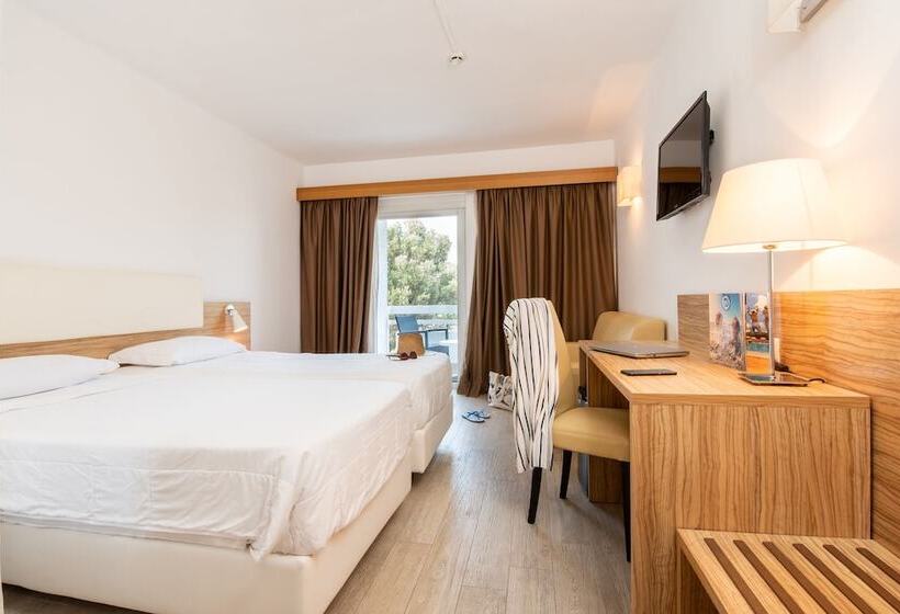 فندق Th Simeri Simeri Village