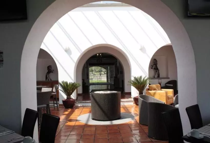 Отель Villa Mexicana Golf Resort