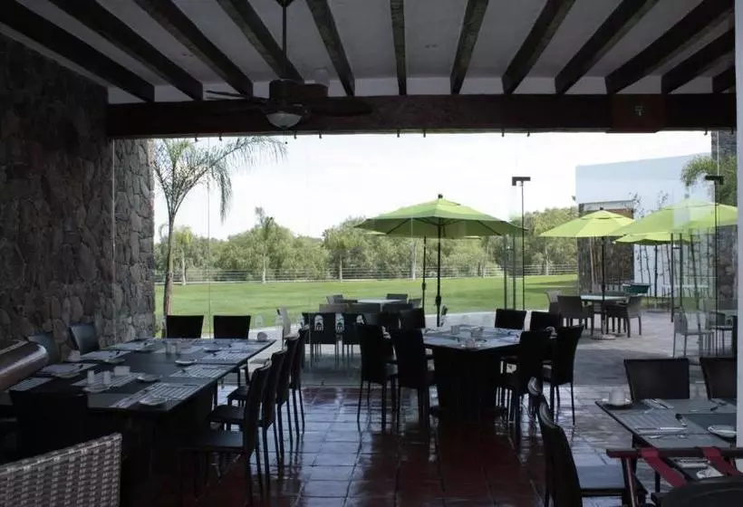 Отель Villa Mexicana Golf Resort