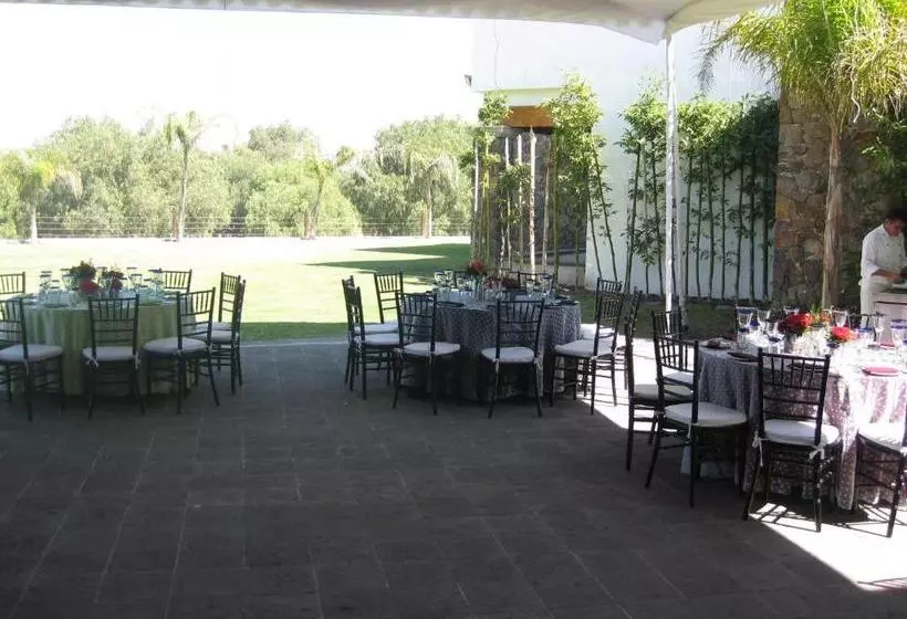 Отель Villa Mexicana Golf Resort