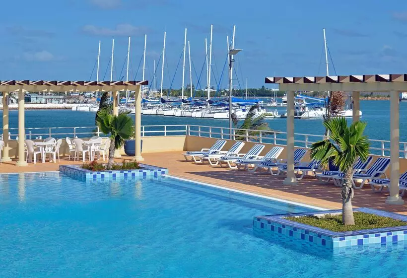استراحتگاه Meliá Marina Varadero Hotel & Apartments