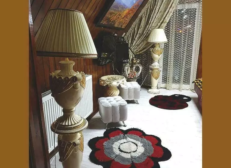 ホテル Camere Lux Telecabina Busteni