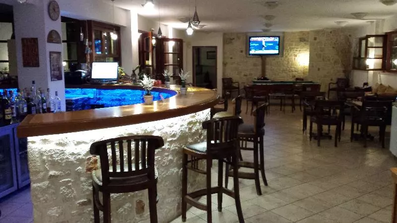 Amazones Sun Studios