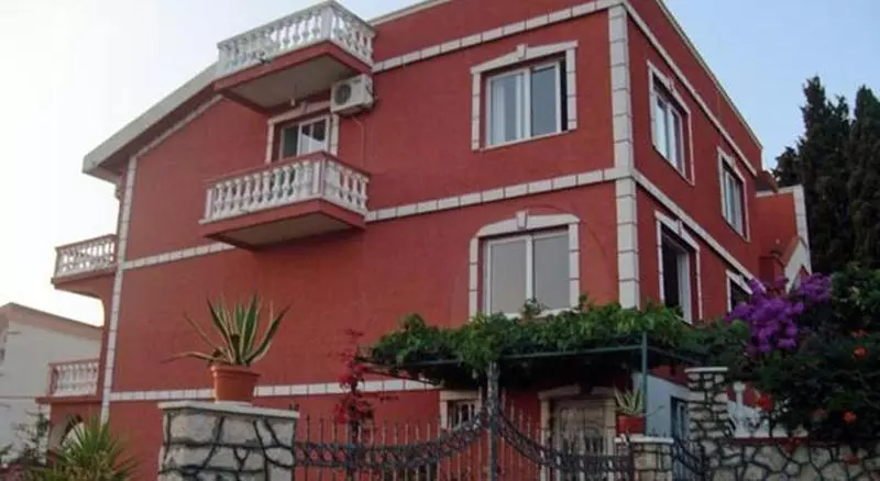 Hotel Alvanita Apartments