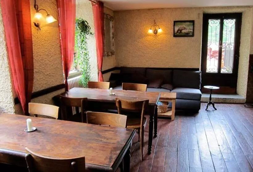 ホテル Auberge Des Deux Rivières