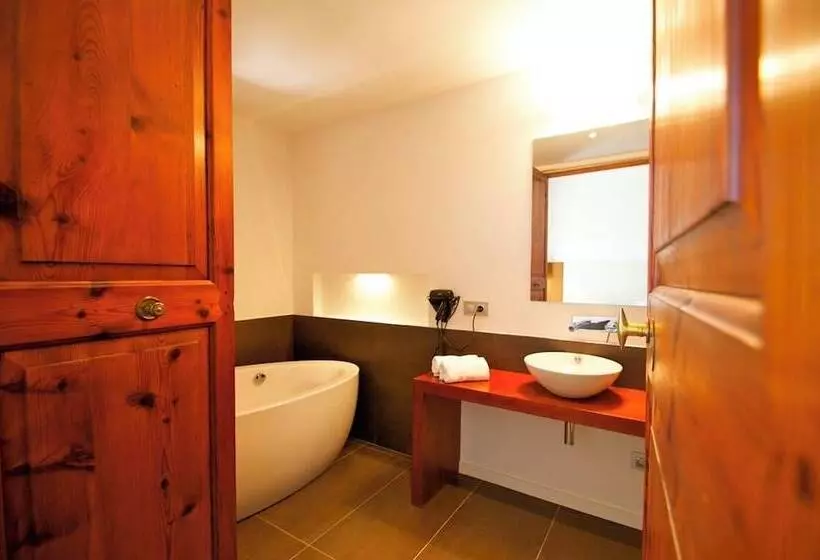 Bennoc Petit Hotel   Only Adults