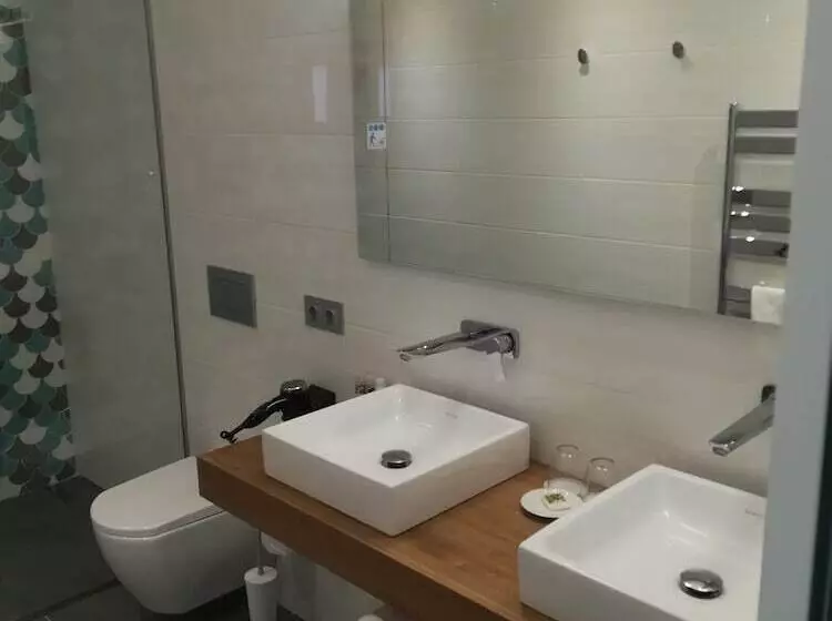 Bennoc Petit Hotel   Only Adults