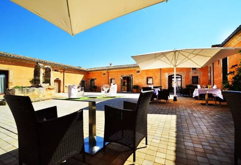 Bennoc Petit Hotel   Only Adults