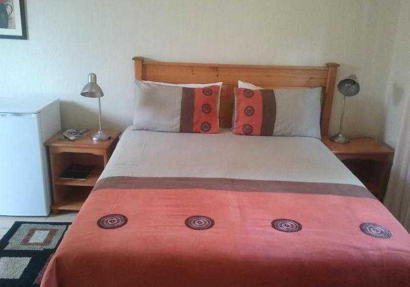 Отель Country Link Guest Lodge