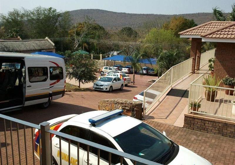 Отель Country Link Guest Lodge