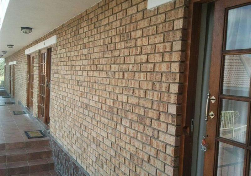 Отель Country Link Guest Lodge