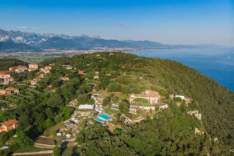 فندق Golfo Dei Poeti Relais & Spa