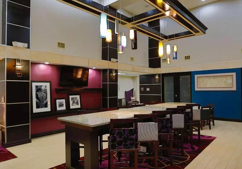 Отель Hampton Inn & Suites Missouri City, Tx