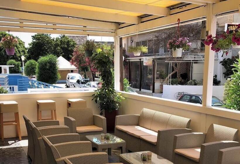 Отель Mimosa Suites