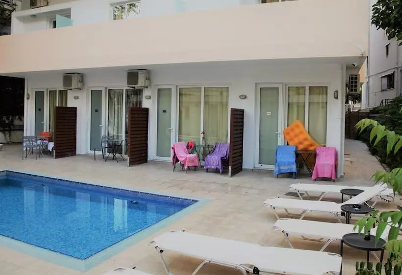 בית מלון כפרי Mimosa Suites