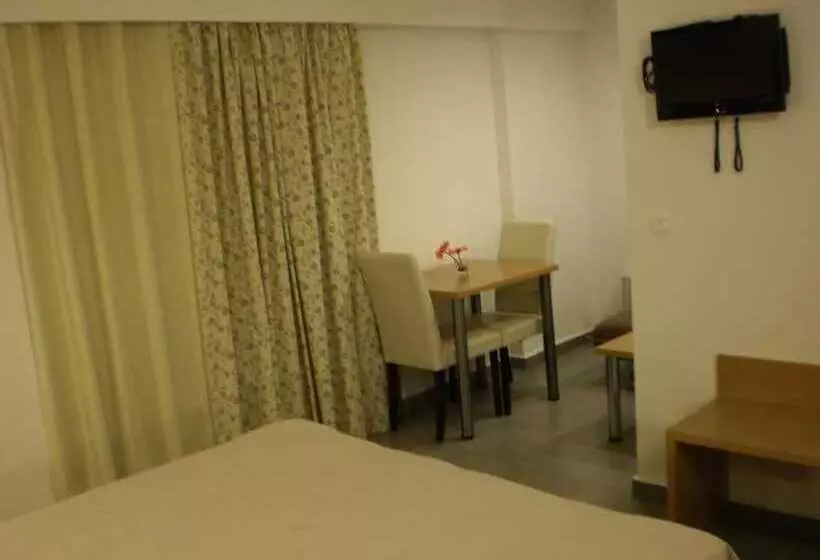 בית מלון כפרי Mimosa Suites