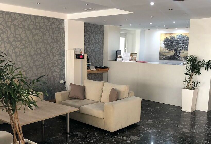 Отель Mimosa Suites