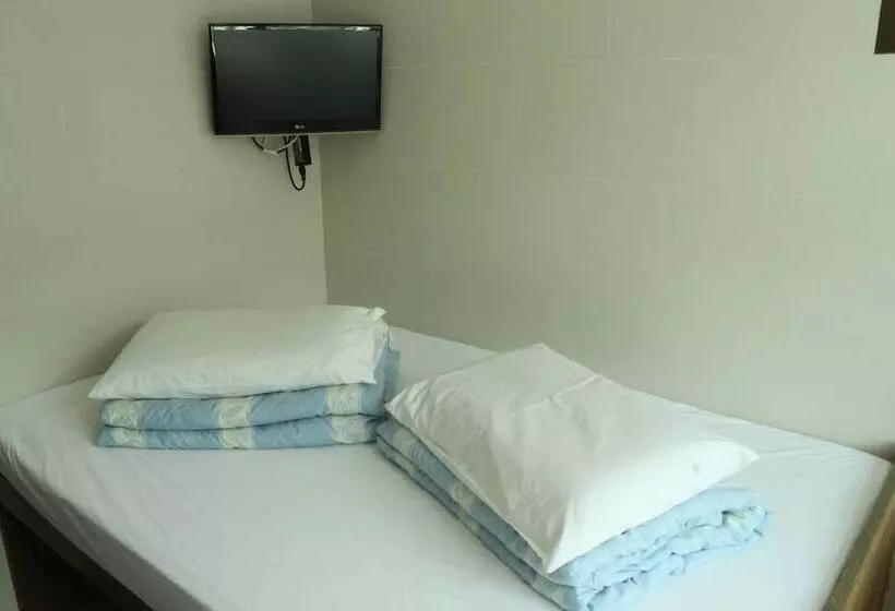 هتل Ah Shan Hostel