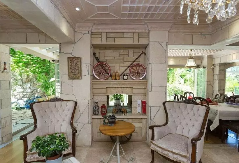 Отель Petunya Konak Boutique Class