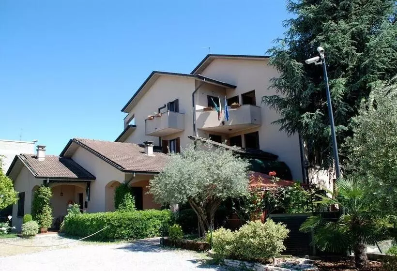 هتل Ristorante La Rampina