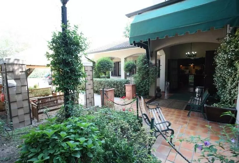 هتل Ristorante La Rampina