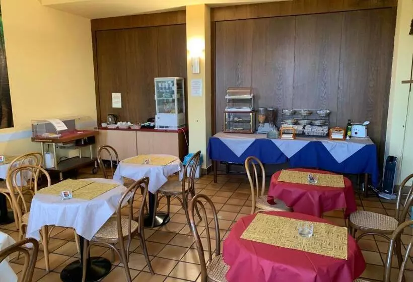 هتل Ristorante La Rampina