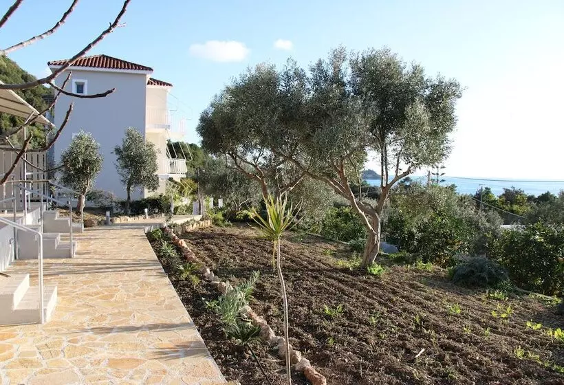 Oskars Studios & Apartments