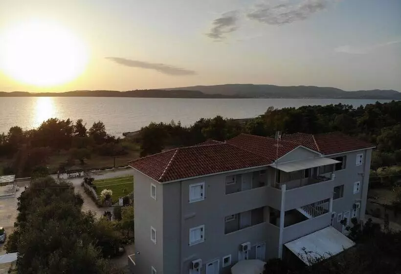 Oskars Studios & Apartments