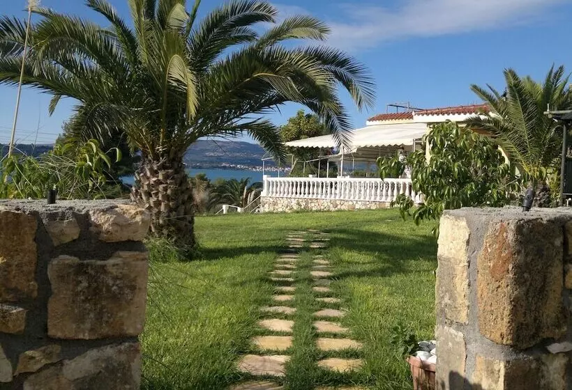 Oskars Studios & Apartments