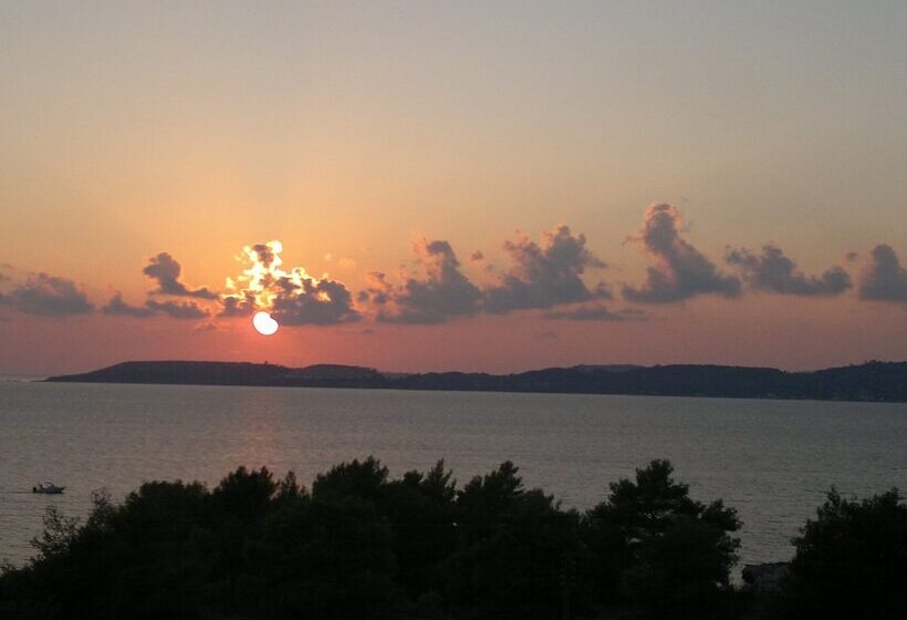 Oskars Studios & Apartments