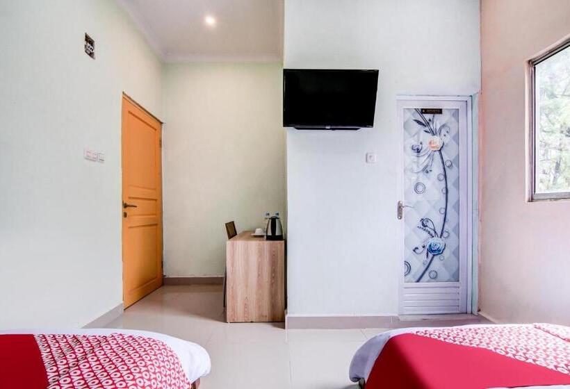 בית מלון כפרי Oyo 90857 Baaraka Syariah