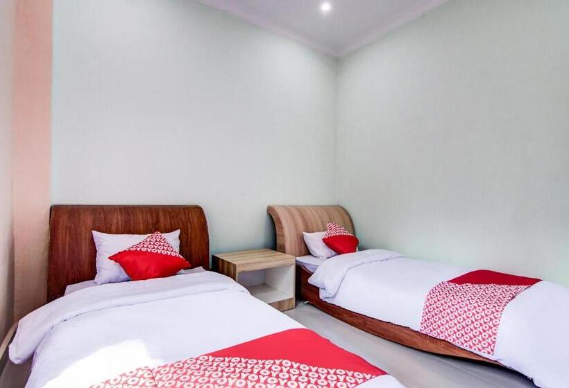 בית מלון כפרי Oyo 90857 Baaraka Syariah